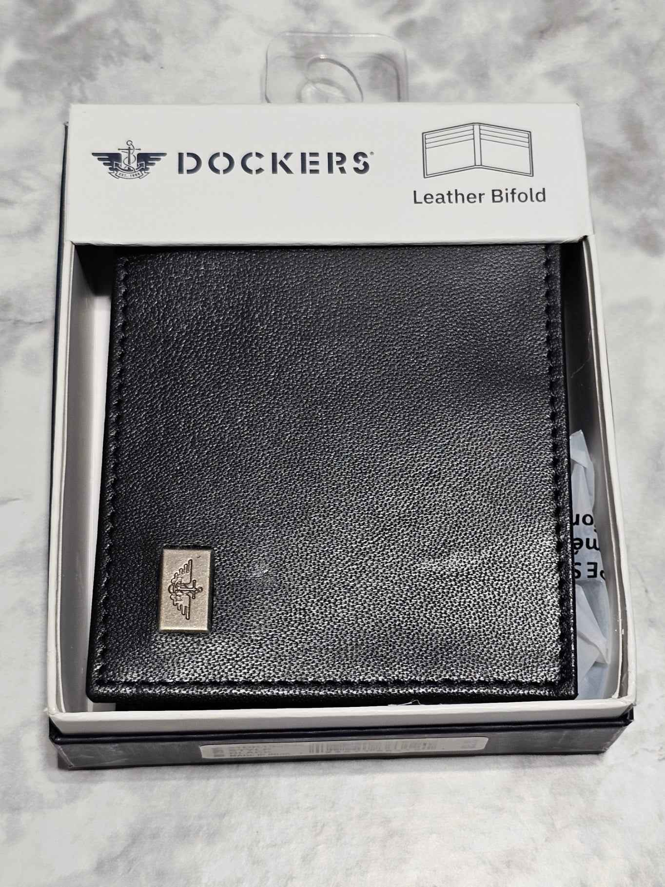 Dockers Men's Genuine Leather Bifold Wallet - Extra Capacity Black