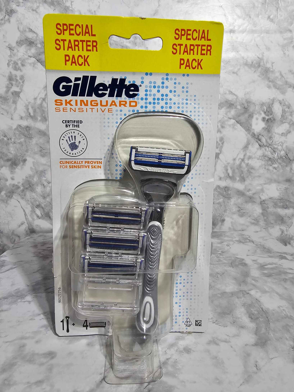 Gillette SkinGuard Sensitive Men's Razor Starter Pack - 1 Handle + 4 Refills