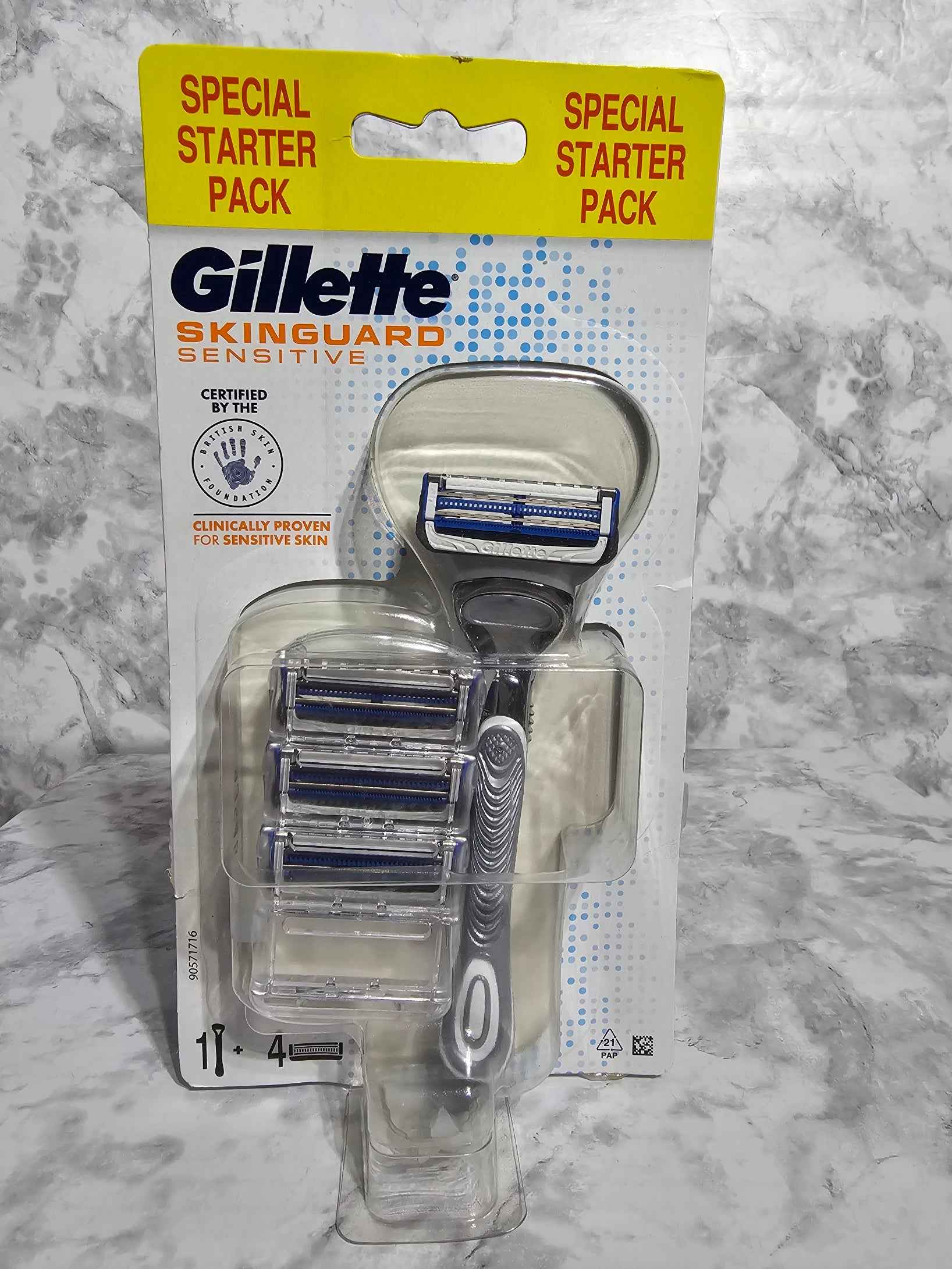 Gillette SkinGuard Sensitive Men's Razor Starter Pack - 1 Handle + 4 Refills