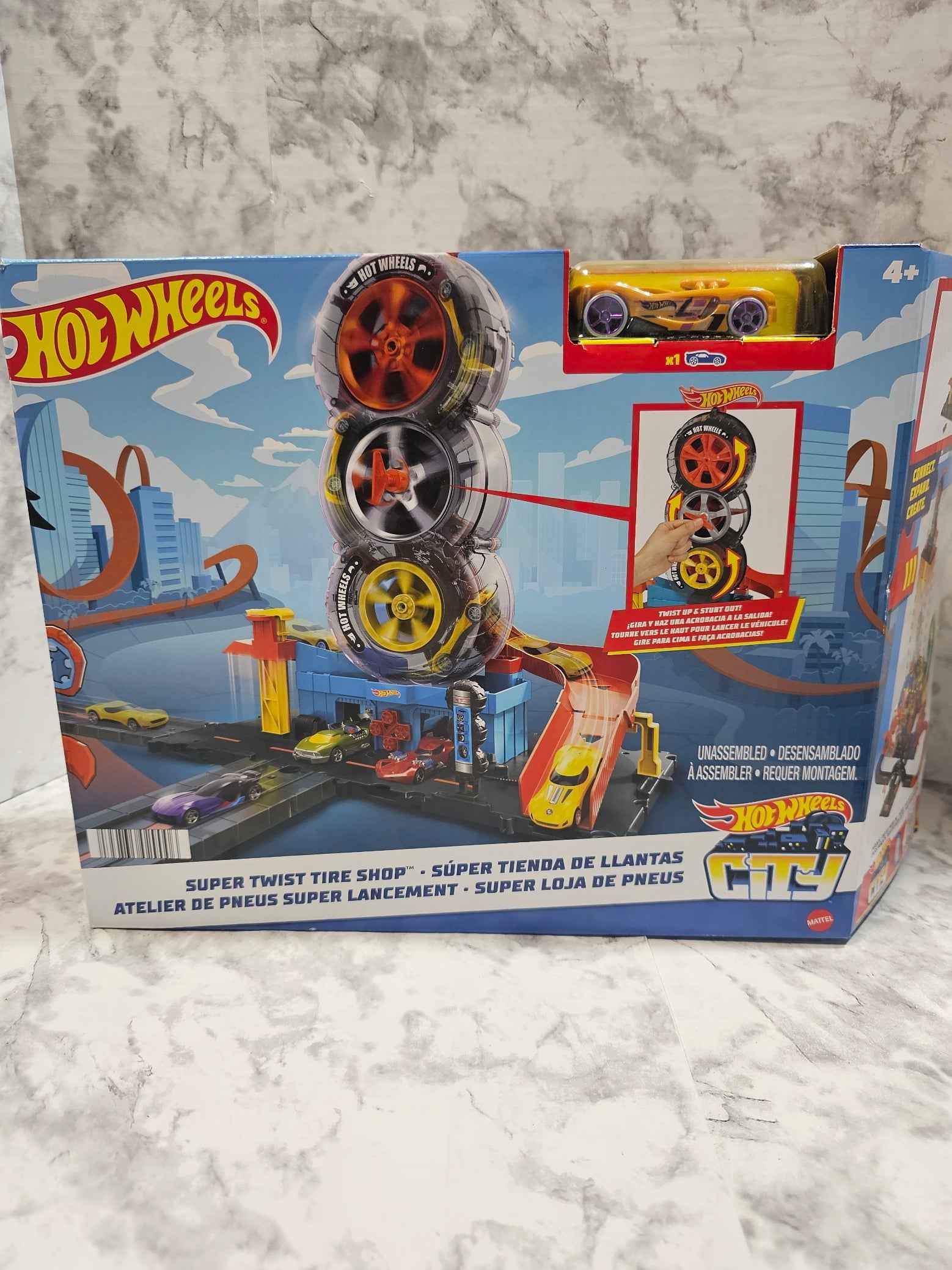 Hot Wheels City Super Twist Tire Shop Playset