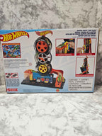 Hot Wheels City Super Twist Tire Shop Playset