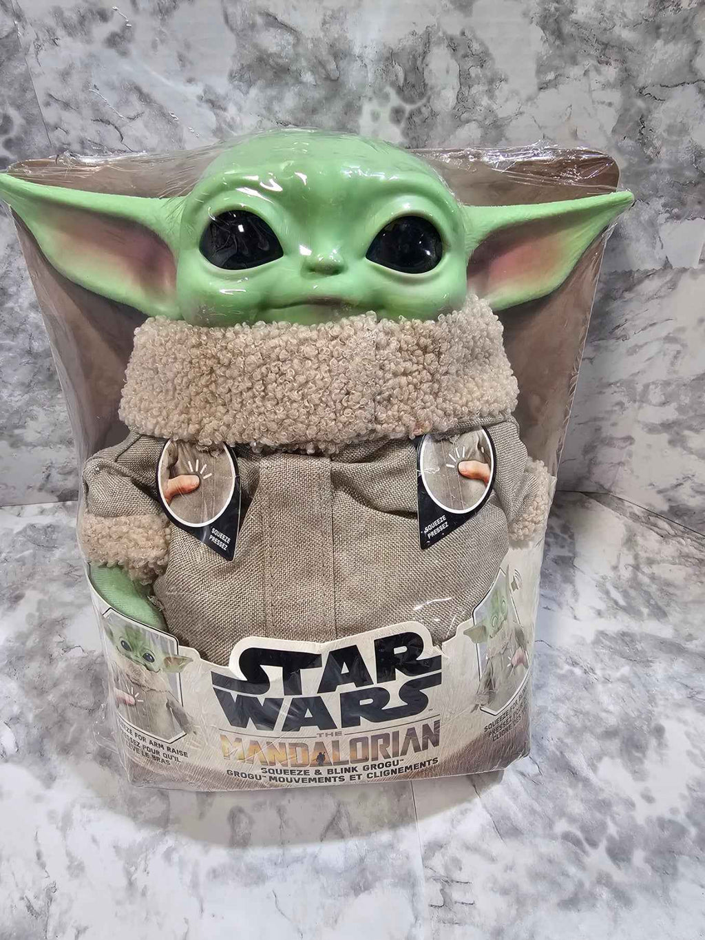 Star Wars The Mandalorian Squeeze & Blink Grogu Interactive Plush