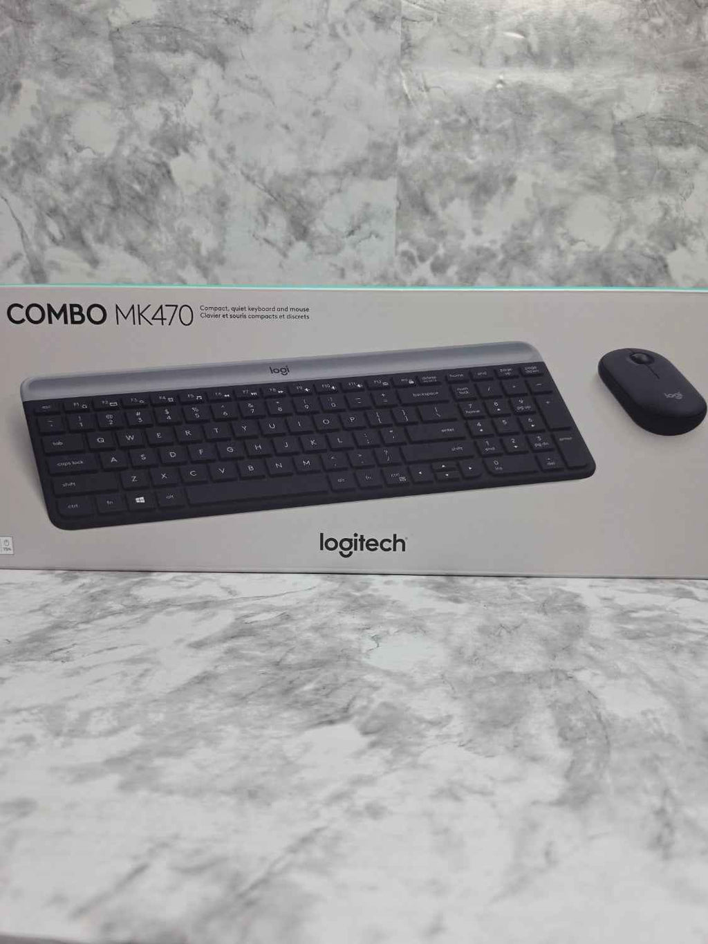 Logitech Slim Wireless Combo MK470 - Quiet Keyboard and Mouse Set