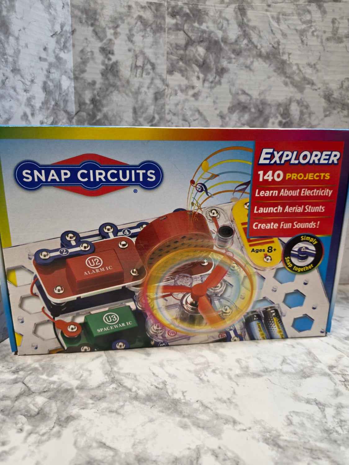 Snap Circuits Explorer 140 Projects Educational STEM Kit (NIB)