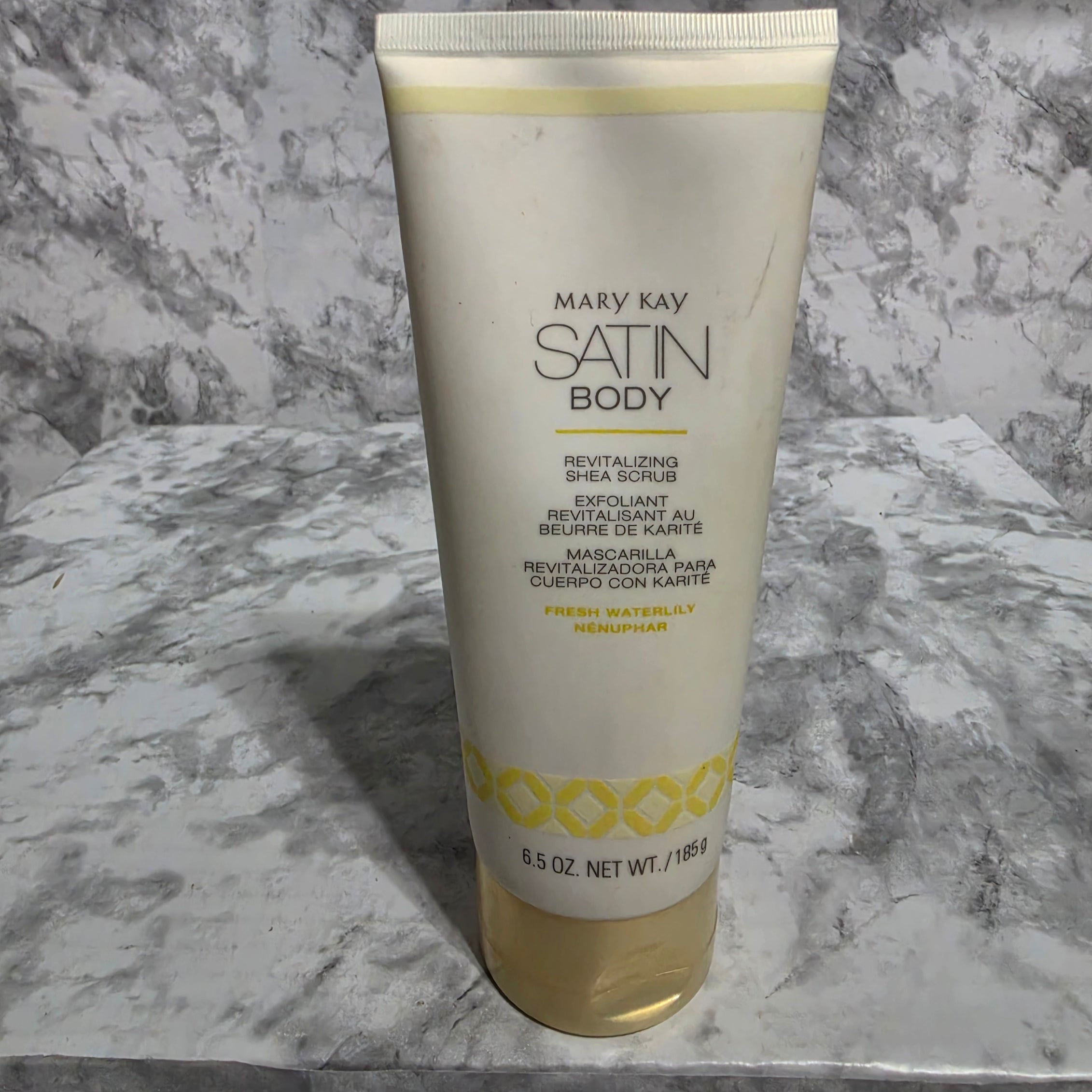 Mary Kay Satin Body Revitalizing Shea Scrub Fresh Waterlily 6.5 oz - real product photo