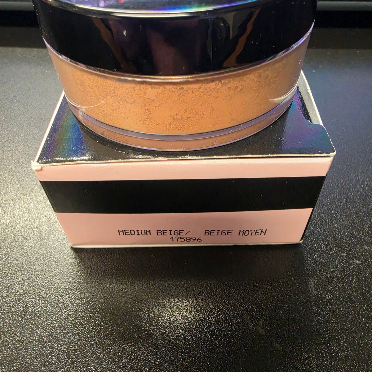Mary Kay Silky Setting Powder - Medium Beige 0.28 oz. (8 g)
