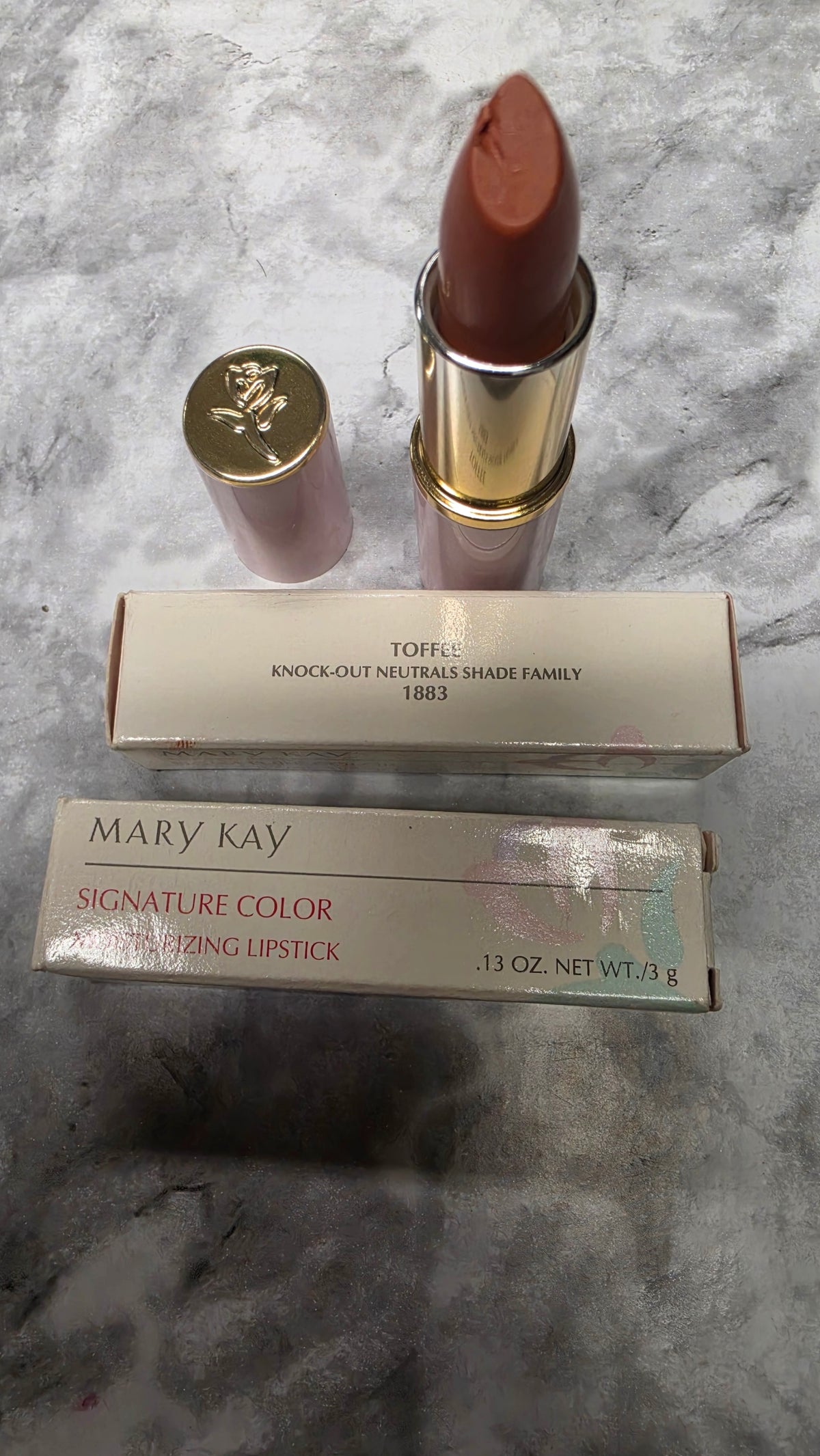 Mary Kay Signature Color Moisturizing Lipstick - 0.13 oz. (3 g) Vintage New in Box