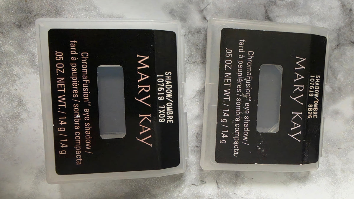 Mary Kay ChromaFusion Shadow 107619 1.4 g refill packaging photographed from the front
