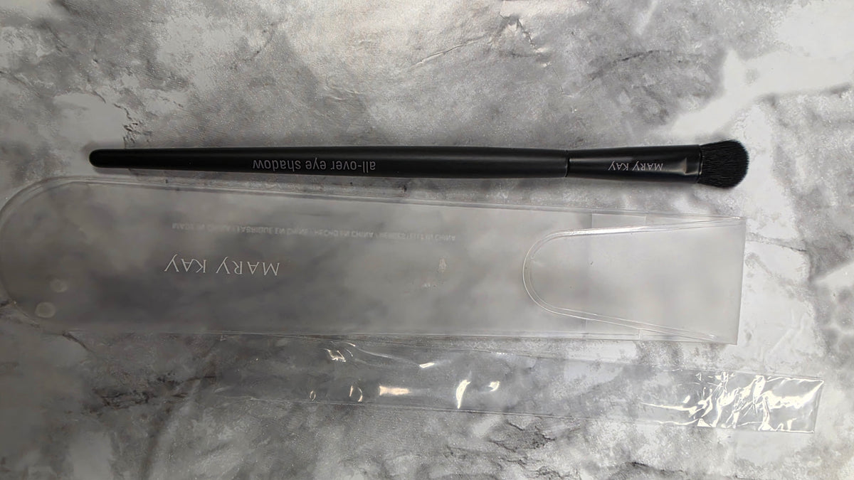 Actual stocked Mary Kay All-Over Eye Shadow Brush full size in frosted protective sleeve