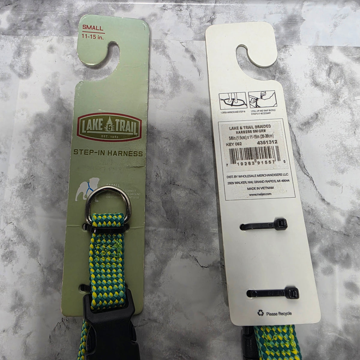 Lake & Trail small green step-in harness back label with UPC and size 11 to 15 inches