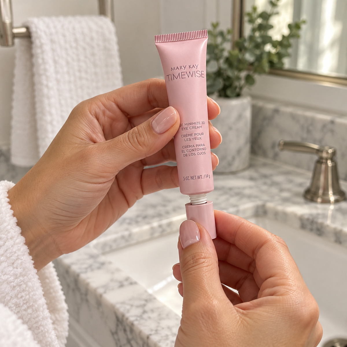 Replacing the pink cap on a TimeWise Age Minimize 3D Eye Cream tube
