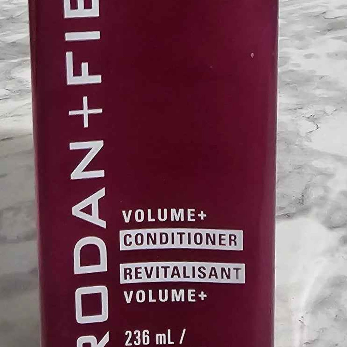 Actual photo detail of Rodan and Fields Volume Plus Conditioner 8 fl oz size marking