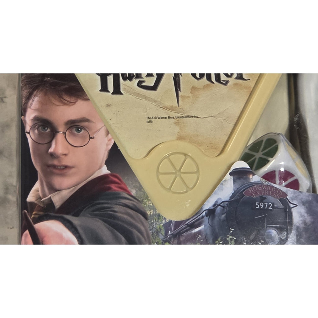 Actual photo detail of Trivial Pursuit World of Harry Potter portable bite-size edition packaging